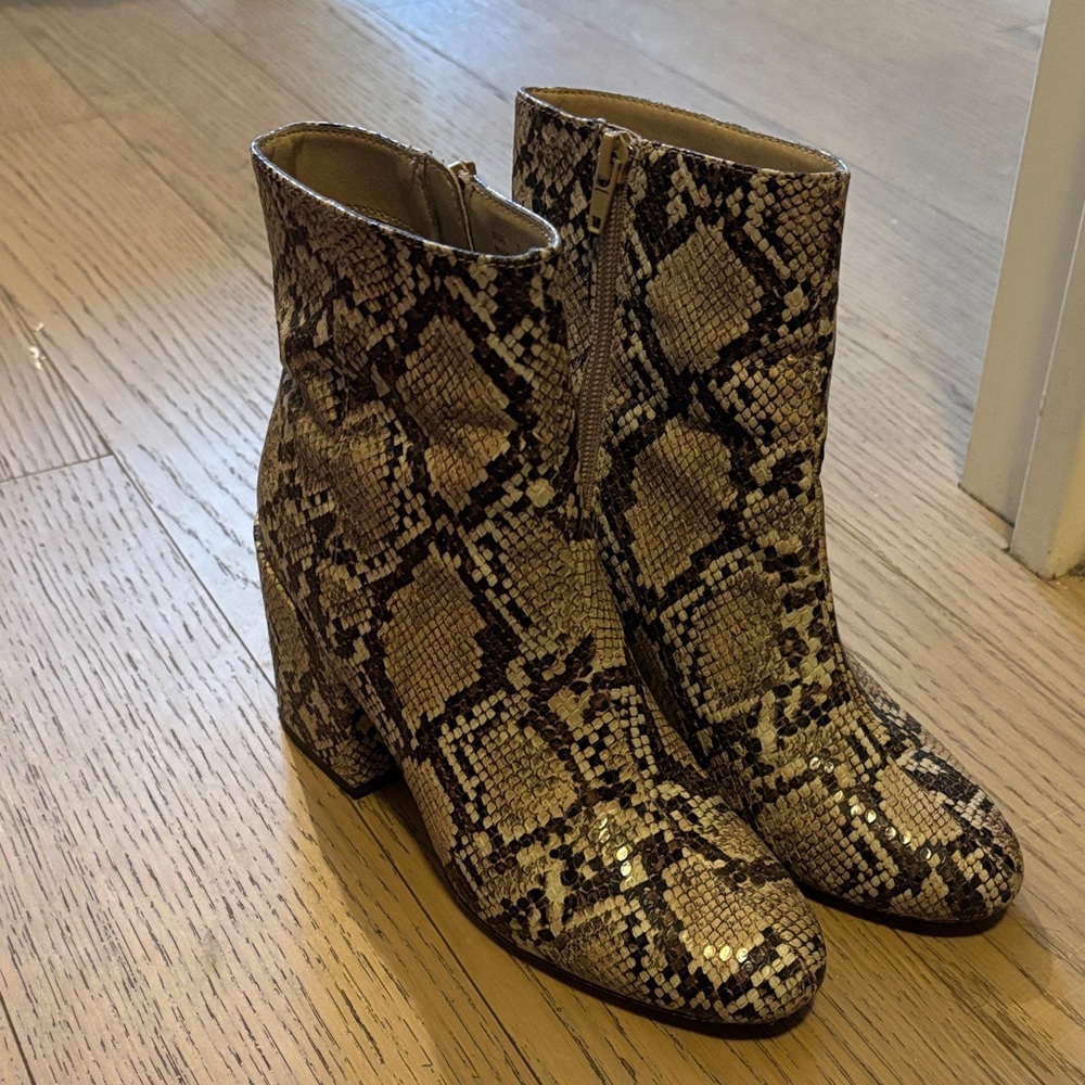 Urban Outfitters Snakeskin Ankle Boots - Black and Cream